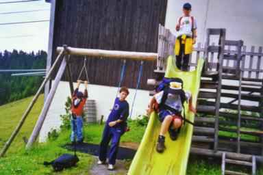 1318_Auf_der_Rutschbahn_2.jpg