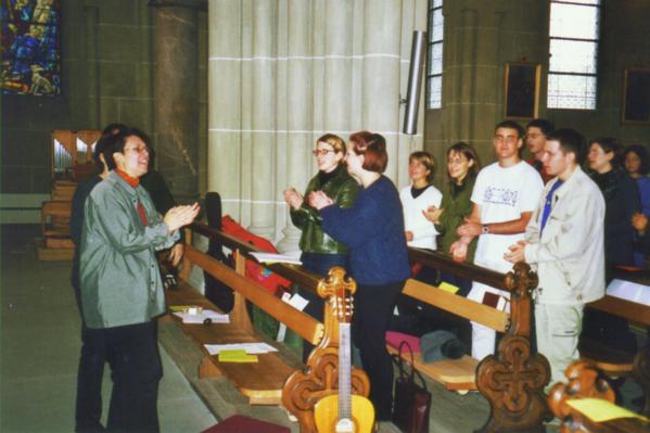 1726_Beim_Singen_links.jpg