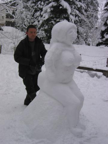 021180_Urs_mit_Schneefrau.jpg