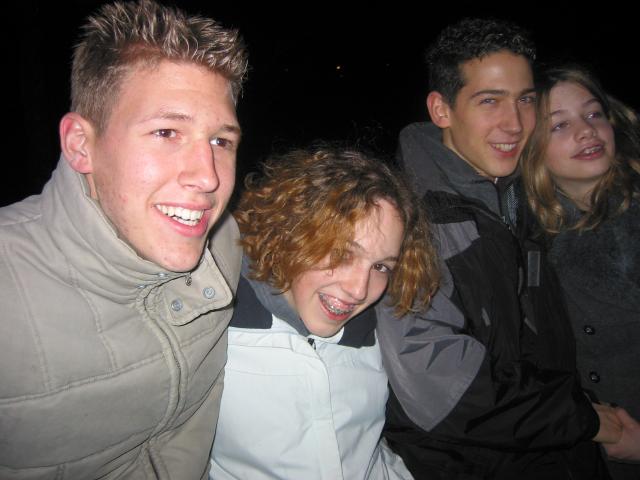 021661_Happy_People.jpg