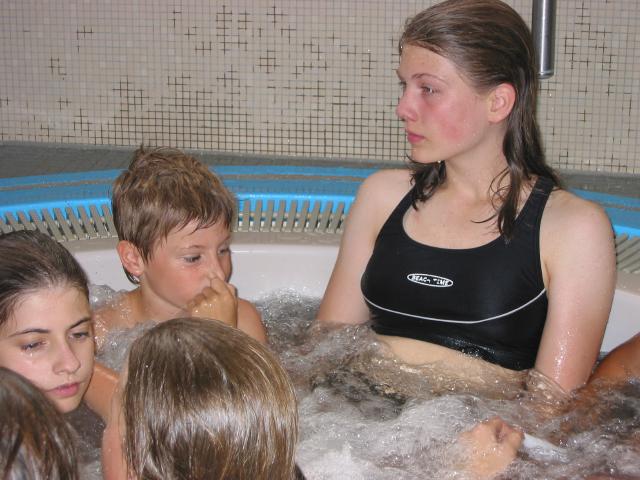 023011_ChrisNicolaIsabelle.jpg
