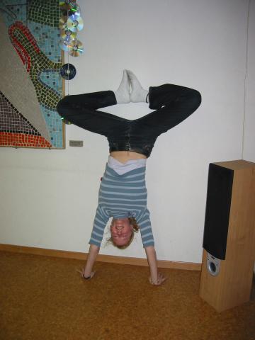 025032_Lena_im_Handstand.jpg