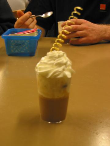 025050_kunstvolles_Dessert.jpg