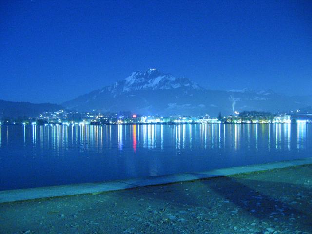 030027_PilatusLuzernByNight.jpg