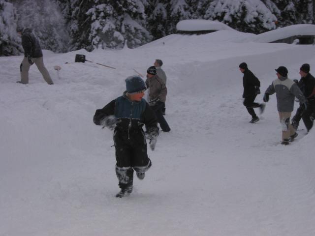 030820_Schneeballschlacht.jpg