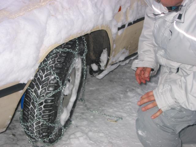 030822_Schneekettenmontage.jpg