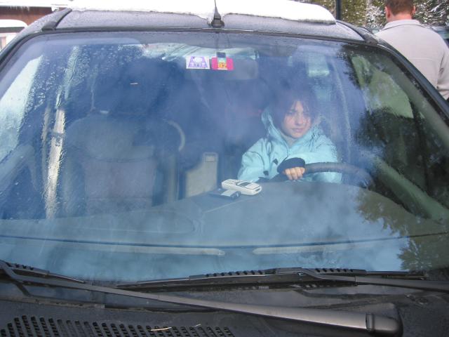 030952_Christina_am_Steuer.jpg