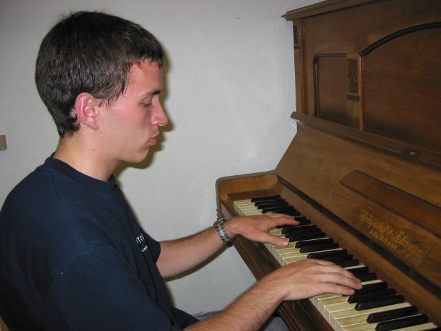 031714_Christof_am_Klavier.jpg