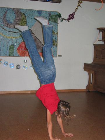 033102_Handstand_Michelle.jpg