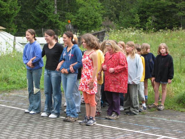 033181_inViererkolonne.jpg
