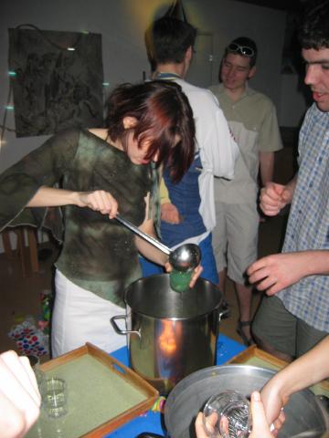 034806_Bowle_einschenken.jpg