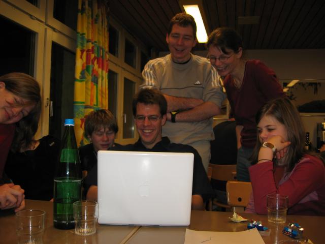 040284_Witze_anschauen.jpg