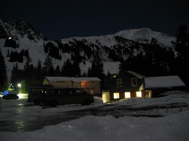 040485_Alphogler_by_night.jpg