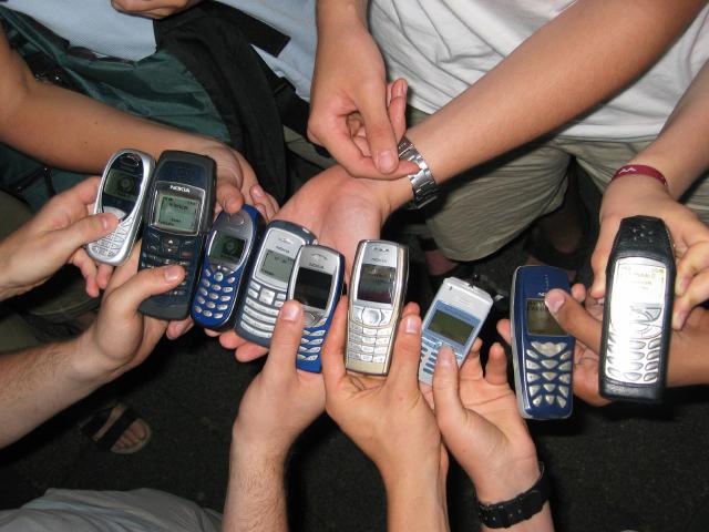 044194_Handy-Vergleich.jpg