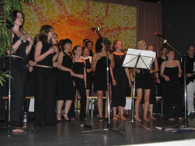 044795_Singers_In_Black.jpg
