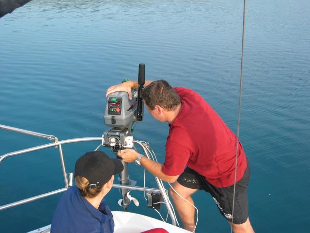 045680_Dingi-Motor_loesen.jpg