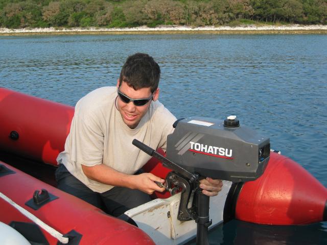 045693_Adrian_montiert_Motor.jpg