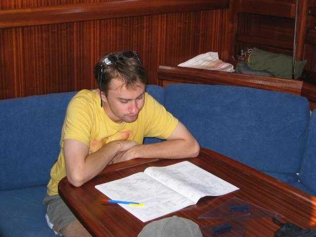 045853_Oliver_am_Navigieren.jpg