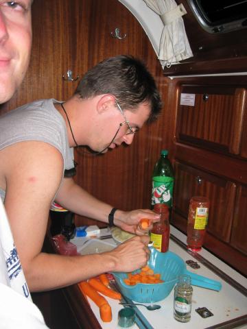 045880_Daniel_beim_Kochen.jpg