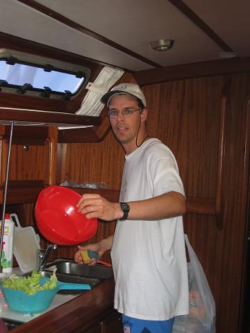 046454_Daniel_beim_Abwaschen.jpg