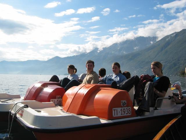 047304_Pedalos.jpg