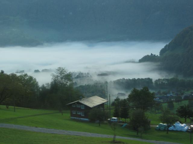 047401_Nebel_ueber_Giswil.jpg