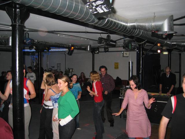 047713_Dancing_People.jpg