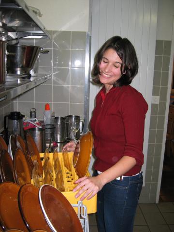 049538_Sandra_beim_Abwasch.jpg