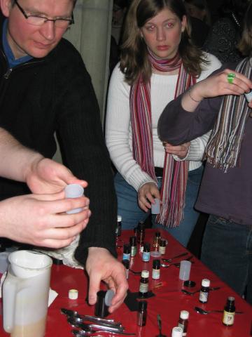050663_Salbe_mischen.jpg
