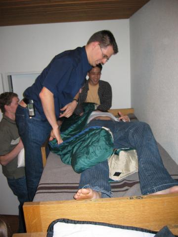051229_Schlafsack_hervorziehen.jpg