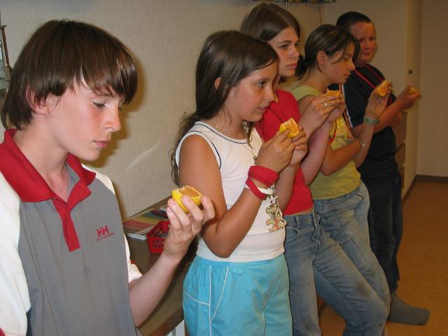 052707_Zitrone_essen.jpg
