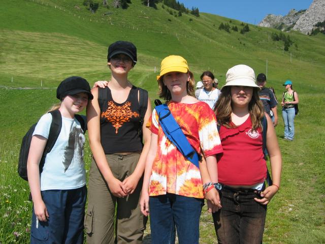 052824_Sarah_Sabrina_Priska_Federica.jpg