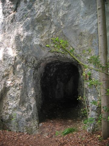 053100_Hoehleneingang.jpg