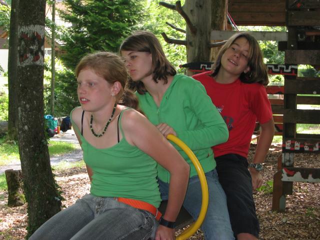 053446_Julia_Anne_Nadia.jpg