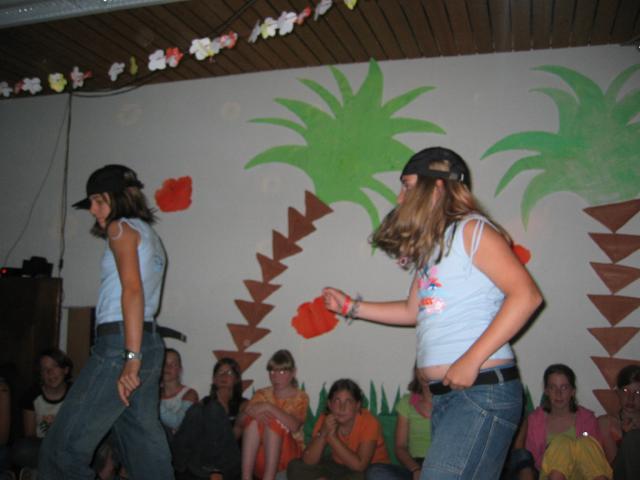 053657_HipHop_Show.jpg