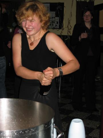 055210_Champagner_oeffnen.jpg