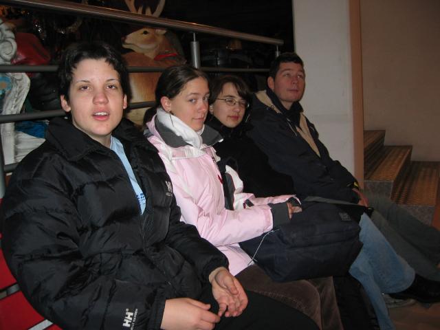 055335_Warten_am_Eingang.jpg