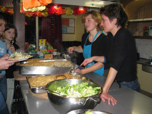 055423_Kuechenteam_Buffet.jpg
