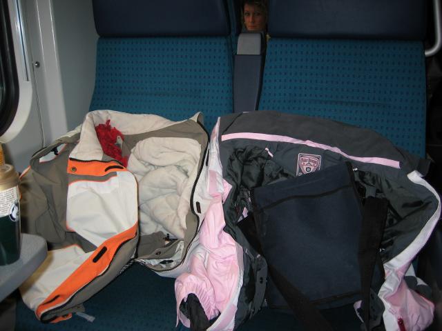 055584_leere_Jacken.jpg