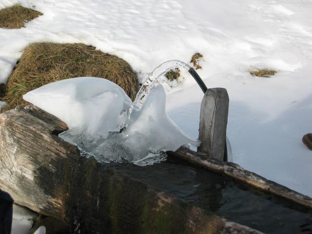 063953_vereister_Brunnen.jpg
