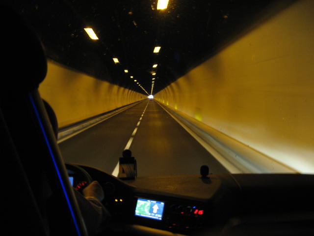 073131_im_Tunnel.jpg