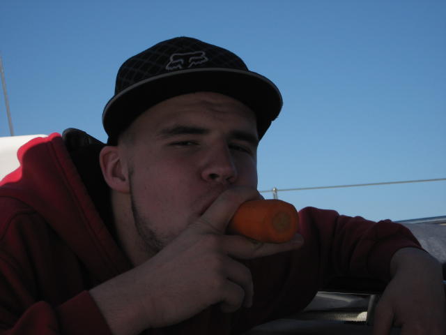 073237_Marcel_raucht_Vitamin_A.jpg