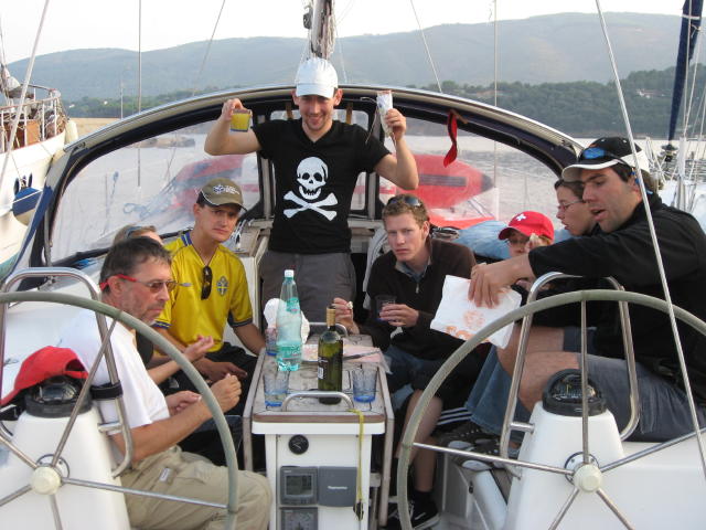 073767_En_Guete_Crew_A.jpg