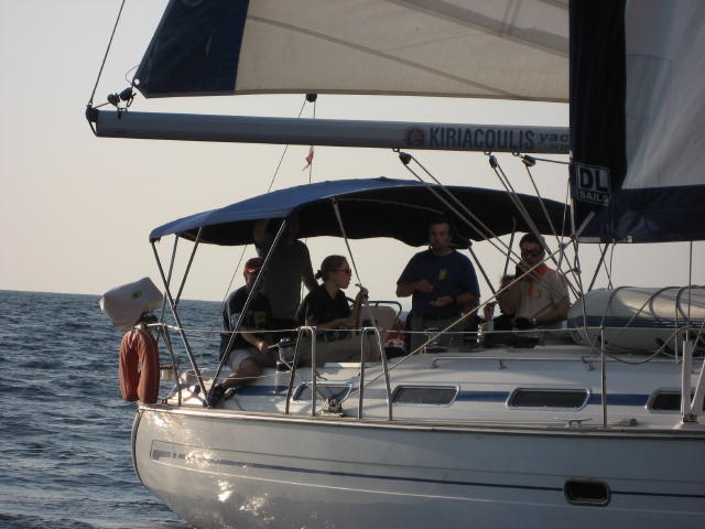 073890_Crew_B.jpg