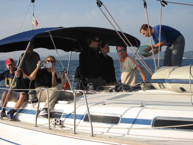 073897_Crew_B.jpg