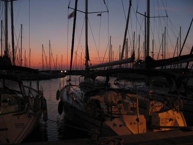073963_Aulona_in_der_Daemmerung.jpg