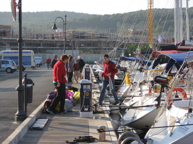 073964_Gepaeck_ausladen.jpg