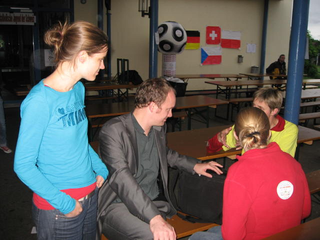 081438_Diskutiere.jpg