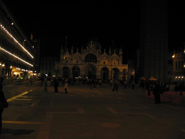 031346_Markusplatz_by_Night.jpg