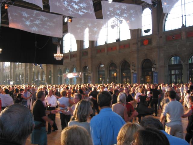 032211_Ballhalle.jpg
